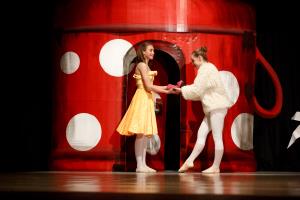 Mojca in Medved- Valter Leban
